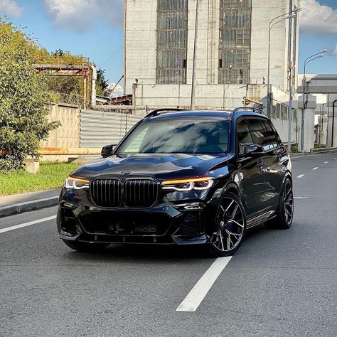 Bmw X7 Wallpaper, Bmw X7 M Sport, Bmw X5 M Sport, Cool Galaxy Wallpapers, Normal Cars, Bmw X5 M, Bmw X7, Luxurious Cars, Cars Auto