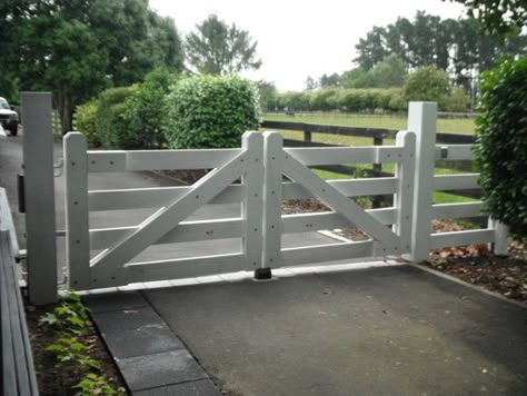 Farm Gates Entrance, Entrance Gates Driveway, Wood Gates Driveway, Gates And Fences, Farm Entrance, Fence Gates, Ranch Gates, Estate Gates, Timber Gates