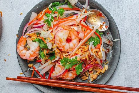 This pickled lotus rootlet salad is a much lesser-known Vietnamese dish, most likely due to the fact that many are not familiar with its core ingre... Julienned Carrots, Sambal Oelek, Tesco Real Food, Toronto Food, Shrimp Salad, Vegetable Stir Fry, How To Cook Shrimp, Noodle Recipes, Vegetarian Meals