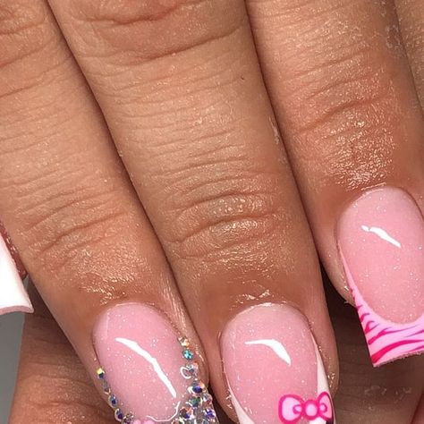 @nailzbyelsa on Instagram: "Hello kitty 🩷🎀🌸 • • • • • • #nails #nailsnailsnails #nailsofinstagram #nailsoftheday #gelnails #acrylicnails #nailart #naildesign #naildesigns #nailartist #nailinspiration #nailinspo #nailideas #hellokittynails #kawaiinails #pinknails #shortnails #blingnails #y2knails #lanailtech" Birthday Nails Hello Kitty, Hello Kitty Short Nails, Short Hello Kitty Nails, Kitty Nails, La Nails, French Tip Acrylic Nails, Hello Kitty Nails, Y2k Nails, Pink Nail Designs