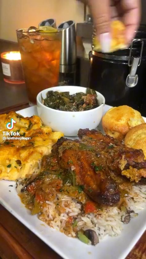 Wing Dinner, Food Wings, Turkey Wings Recipe, Smothered Turkey, Smothered Turkey Wings, R Kelly, Southern Recipes Soul Food, Honey Love, Turkey Wings