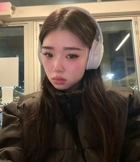 @joannascng on Instagram: "What am i listening to .. . . . . . #explore #explorepage" Abg Makeup Looks, Bunny Makeup Look, Outfits Asian, Viral Aesthetic, Chanel Lipstick, Workout Inspo, Soft Makeup Looks, Coquette Style, Ethereal Makeup