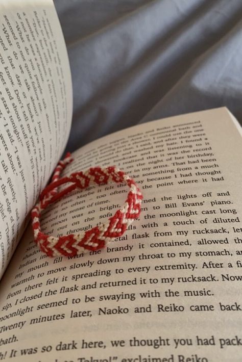 hand made knotted heart bracelet Heart Knotted Bracelet, Knit For Boyfriend, Handmade Thread Bracelets, Red Heart Friendship Bracelet, Heart Knot Bracelet, Bracelet Ideas String, Heart Bracelet Pattern, Bracelet Knitting, Bracelets Crochet