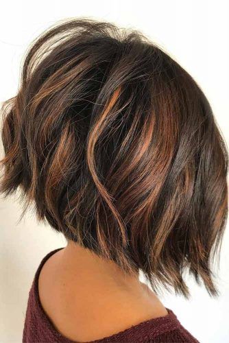 Latest Short Ombre Hair Styles ★ See more: http://lovehairstyles.com/latest-short-ombre-hair-styles/ Brunette Inverted Bob, Shoulder Length Inverted Bob, Short Inverted Bob Hairstyles, Layered Inverted Bob, Inverted Bob With Layers, Κούρεμα Bob, Short Ombre Hair, Thick Wavy Hair, Hairstyles Messy