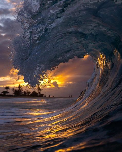 Naked Hawaii - Hawaii life 🌊 🌅 Oahu, Hawaii... | Facebook Land Sea And Sky, Hawaii Life, Gcse Art, Oahu Hawaii, Ocean Life, Oahu, Blue Ocean, Art Boards, Natural Beauty