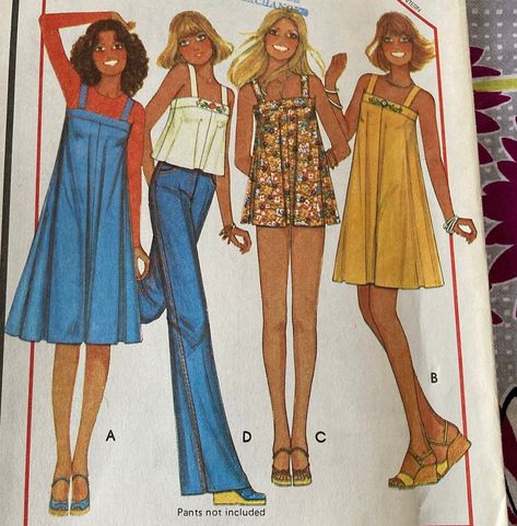 Vintage 1970's McCall's 5521 Sewing Pattern - Small (10-12, Bust 32.5-34) 70s Patterns, Unique Sewing Patterns, 60s Vintage Fashion, 70s Outfit, 70s Sewing Patterns, 70s Inspired Outfits, 1970s Sewing Patterns, Retro Sewing Patterns, 1970's Fashion