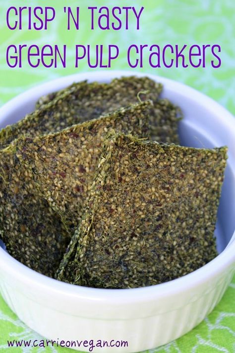 Crisp and tasty green juice pulp crackers that are vegan and gluten-free. | Dehydrator recipes, raw food recipes, vegan crackers, green juice pulp Juice Pulp Crackers, Pulp Crackers, Juicer Pulp Recipes, How To Make Crisps, Juice Pulp Recipes, Pulp Recipe, Green Juice Recipes, How To Make Greens, Juicer Recipes