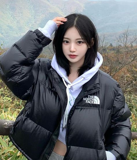 Face Puffiness, Puffy Jacket Outfit, Puffer Jacket Women, Puffy Jacket, Down Coat, North Face Jacket, Down Jacket, North Face, The North Face