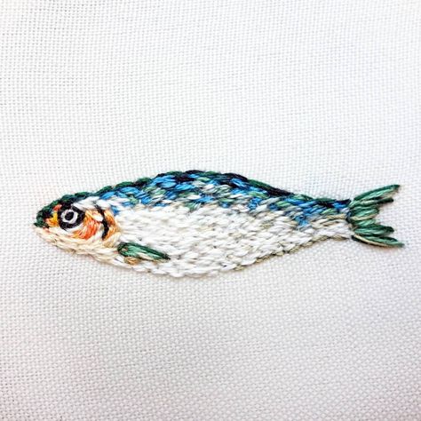 Embroidered Fish, Clothes Embroidery Diy, Fabric Fish, Hand Embroidery Projects, Creative Stuff, Embroidery On Clothes, Cute Embroidery, Animal Embroidery, 자수 디자인