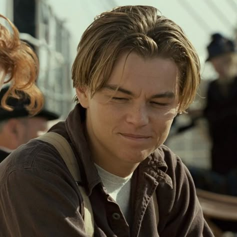 Leo Dicaprio Haircut, Jack Dawson Haircut, 90s Leonardo Dicaprio Hair, Jack Dawson Hairstyle, Leo Dicaprio Hair, Young Leonardo Dicaprio Hair, Dicaprio 90s Hairstyle, Leonardo Dicaprio Middle Part, Leonardo Dicaprio Long Hair