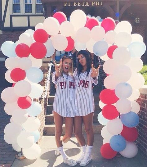 Pinterest: MaddyLanae ☼☾                                                       … Baseball Bid Day, Phi Sigma Sigma, Alpha Sigma Tau, College Sorority, Sorority Bid Day, Bid Day Themes, Pi Phi, Pi Beta Phi, Sorority Crafts