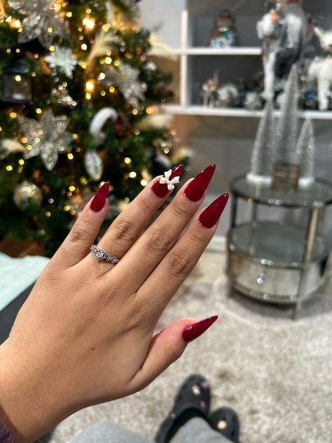 Marron Red Nails Acrylic, Wine Red Christmas Nails, Red Wine Nails Design, Wine Red Nails Designs, Bordo Nails, Red Nails Winter, Nails Cherry Red, Cherry Wine Nails, Wine Red Nails