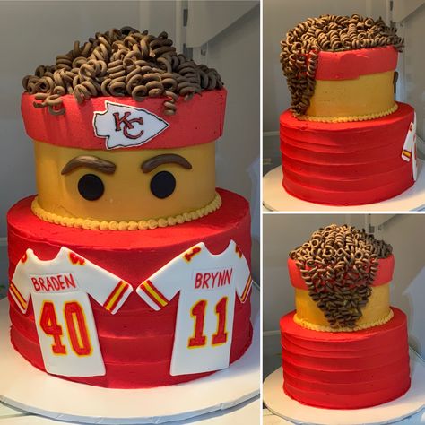 Patick Mahomes cake Mahomes Birthday Party, Mahomes Birthday Cake, Chiefs Dessert Ideas, Chiefs Themed Birthday, Kc Chiefs Cake Pops, Chiefs Football Birthday Party, Kansas City Chiefs Cakes, Patrick Mahomes Birthday Cake, Kc Chiefs Birthday Cake