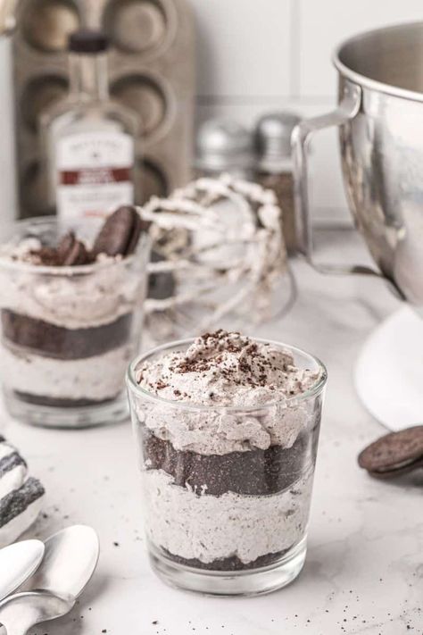 Individual Desserts For A Crowd, Individual Desserts In A Cup, Easy Individual Desserts, Desserts In A Cup, Oreo Pudding Dessert, Oreo Parfait, Delicious Air Fryer Recipes, Oreo Mousse, Cream Cheese Oreo