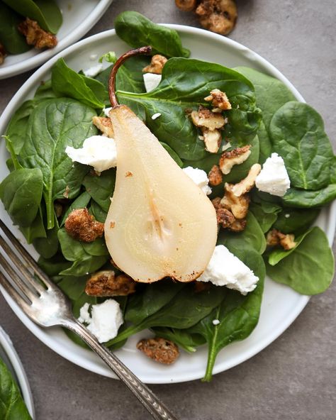 Poached Pear Salad With Fresh Spinach - A Red Spatula Red Wine Poached Pears Salad, Poached Pear Salad, Ancient Grains Salad, Wine Poached Pears, Caramelized Walnuts, Oat Groats, Elegant Food, Beautiful Salad, Salad Dressing Recipes Homemade