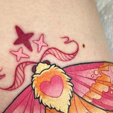 Brit Taylor on Instagram: "✨ROSY MAPLE✨ This sparkly vibes rosy maple moth was such a dream to do! Thank you so much for your trust Lauren!! Back of the thigh is a tough spot and you made it look so EASY!! 🫡💖 … … … … … … … … … … #michigantattooers #mothtattoo #rosymaplemoth #cutetattoo #kawaiitattoo" Moth Tattoo Cute, Rosy Maple Moth Tattoo Design, Moth Rosy Maple, Rosy Maple Moth Tattoo, Rosie Maple Moth Tattoo, Rosy Maple Moth Art, Rosy Maple Moth Tattoo Black And White, Rose Maple Moth Drawing, Rose Maple Moth Tattoo