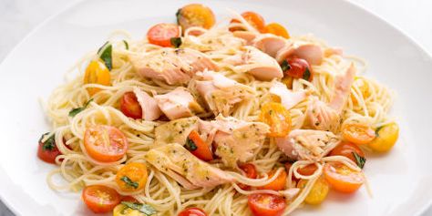 Want to add a hearty dose of salmon to pasta? Easy. This recipe uses Gorton's Simply Bake Salmon fillets that cook right in the foil packaging for a zero-prep, no-mess way to bulk up angel hair. Chicken Angel Hair Pasta, Cooking Salmon Fillet, Angel Hair Pasta Recipes, Salmon Pasta Recipes, Cherry Tomato Recipes, Baked Pasta Recipes, Salmon Pasta, Angel Hair Pasta, Pasta Dinners