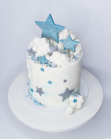 star cake featuring our signature edible clouds and custom sprinkles ✨💎💫 Torturi Baby Shower, Baby Shower Cupcakes For Boy, Christening Cake Boy, Baby Shower Ideas For Boys, Baby Boy Birthday Cake, Cupcakes For Boys, Baby Shower Cakes For Boys, Baby Boy Cakes, Baby Birthday Cakes