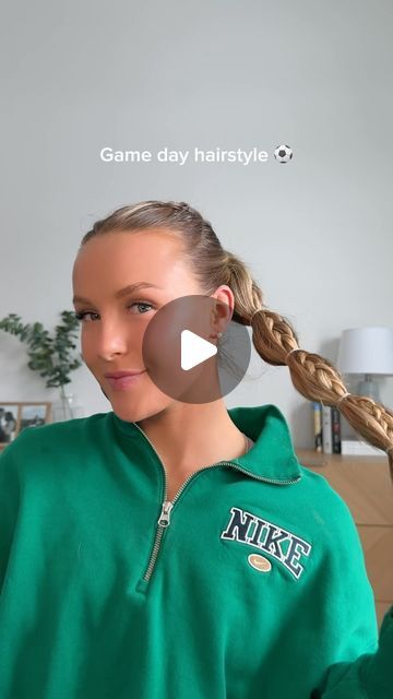 Hair Styles To Do By Yourself, Quick Basketball Hairstyles, Braided Bubble Ponytail, Good Sports Hairstyles, Cute Hockey Hairstyles, Soccer Hairstyles Bubble Braids, Bubble Braid With Mini Braid, Bubble Braid With Braid In It, Hair Styles For Soccer Players