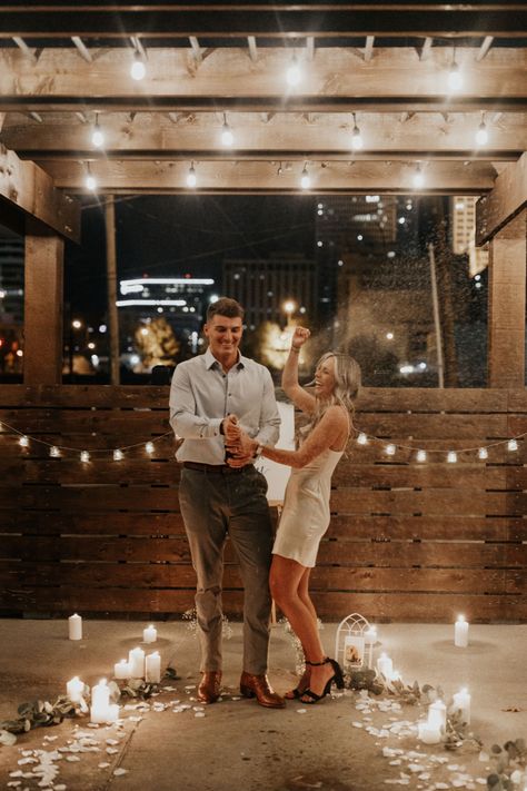 Pretty Proposals, Proposal Pics, Fall Proposal, Dreamy Proposal, Cute Proposal Ideas, The Wedding Bliss, Downtown Elopement, Engagement Aesthetic, Engagement Wishes