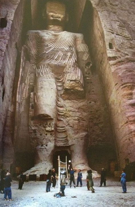 Photo Bamiyan Afghanistan, Gandhara Art, Afghanistan Culture, Ancient Technology, Ancient Mysteries, Salou, Lion Of Judah, Ancient Aliens, Art Antique