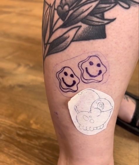 Spongebob Pickle Tattoo, Spongebob American Traditional, Cool Spongebob Tattoo, Spongebob Sibling Tattoo, Bubble Buddy Tattoo, Small Spongebob Tattoo, Spongebob Matching Tattoos, Matching Spongebob Tattoos, Spongebob Tattoo Ideas