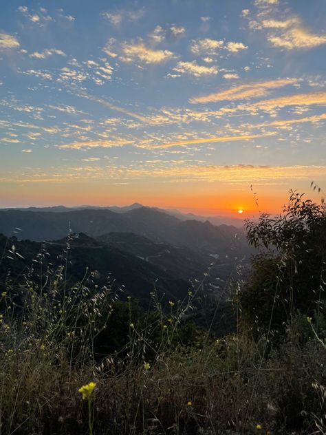 Malibu Sunset, Sunset Mountains, Sunrise Mountain, Mountain Sunset, Summer Sunset, Post Ideas, The Mountain, Instagram Post, Instagram Posts