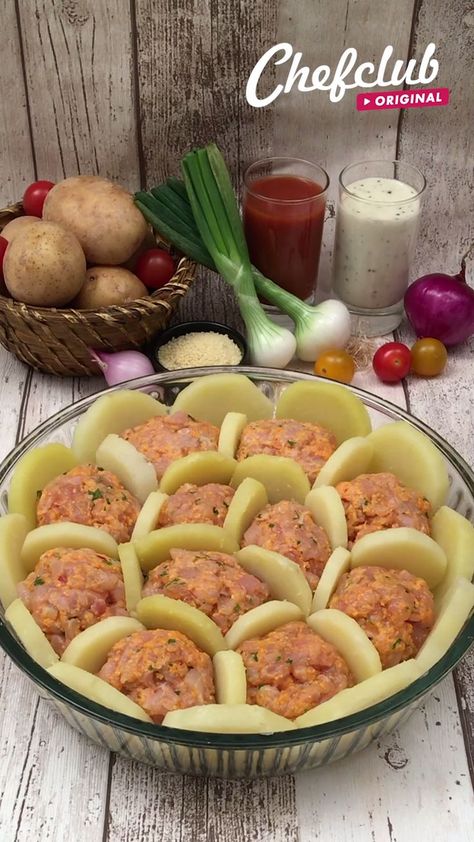 Buffalo Chicken Party Platter - Recipe from for 8 people - Ready in 30 minutes Chicken Meatball, Amazing Food Videos, Chicken Thigh Recipes Crockpot, Chicken Thigh Recipes Baked, Easy Chicken Dinner Recipes, Dandelion Recipes, Mexican Food Recipes Authentic, Baked Chicken Recipes, Food Videos Desserts