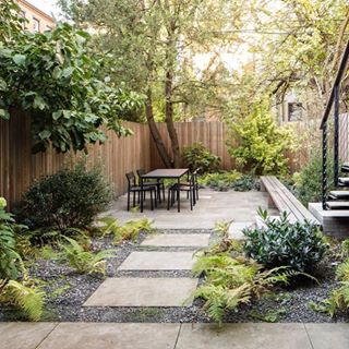 Brooklyn Backyard, Townhouse Garden, Building A Patio, Gravel Landscaping, Gravel Patio, Courtyard Gardens Design, Urban Gardening, Homestead Survival, Kew Gardens