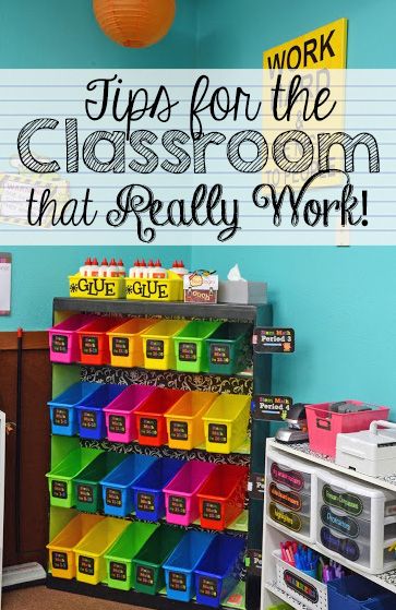 Controlling My Chaos: Tips for the Classroom that Really Work Organizing Kindergarten Classroom, Organizing Ideas Classroom, Classroom Organizing Ideas, Classroom Mailbox Ideas, Organizing Books, Dream Classroom, Teaching Organization, Classroom Hacks, Book Bins