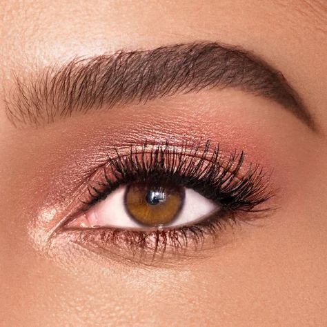 Charlotte Tilbury Rose Gold Eyeshadow, Eyes To Mesmerise, Pink Matte Lipstick, Rose Gold Eye Makeup, Charlotte Tilbury Pillow Talk, Rose Gold Eyeshadow, Make Up Gold, Gold Eye Makeup, Rose Makeup