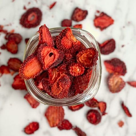 Dehydrate Strawberries, Easy Peel Hard Boiled Eggs, Dehydrated Snacks, Dried Apple Rings, Homemade Instant Oatmeal, Dehydrated Strawberries, Almond Snack, Dehydrating Food, Peeling Hard Boiled Eggs