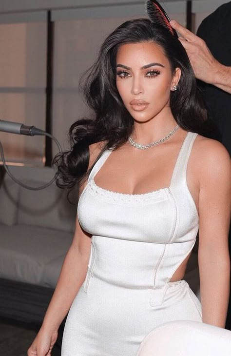 Kardashian Makeup, Estilo Kardashian, Kim Kardashian Makeup, Kim Kardashian Hair, Kardashian Hair, Wedding Hair Makeup, Kardashian Style, Hair Done, Bridal Hair And Makeup