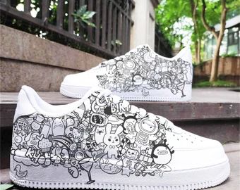 Artistic Shoes Design, Art Skyline Shoes, Designs To Draw On Shoes, Drawings On Shoes, Drawing On Shoes Ideas, Sneakers Painting Ideas, Draw On Shoes, Painting On Shoes, Shoe Art Ideas