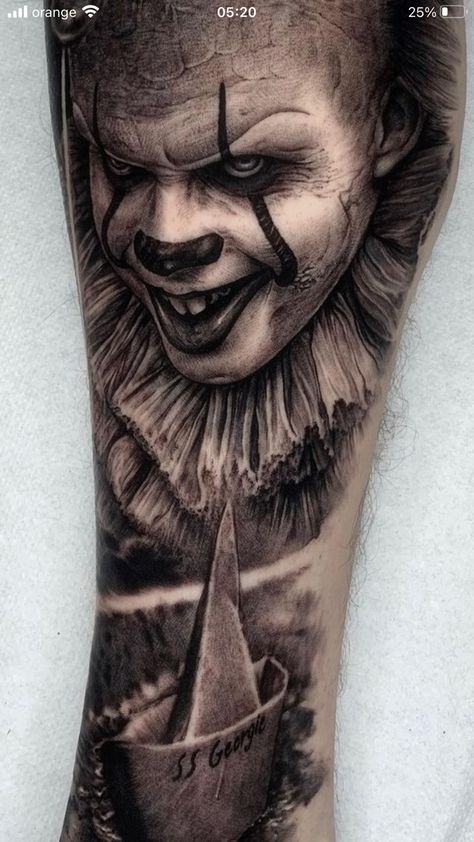 It Clown Tattoo, Horror Sleeve Tattoos For Guys, Candy Man Tattoo, Valak Tattoo, Horror Knee Tattoo, Pennywise Tattoos, Tattoo Designs Halloween, Penny Wise Tattoo, It Tattoo Pennywise