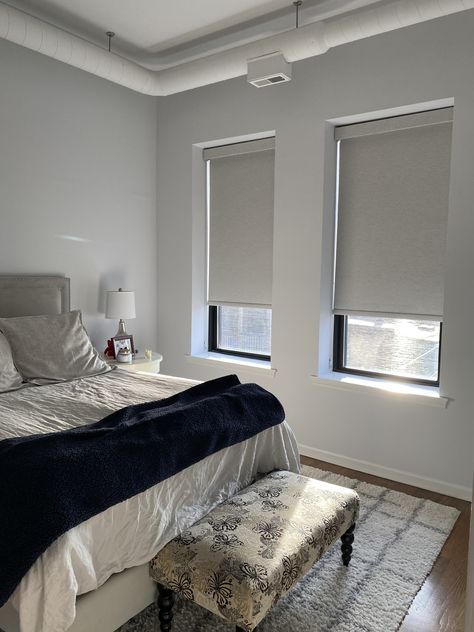 Minimalist Window Treatments, Roller Blinds Bedroom, Law Design, Cortinas Roller, Office Curtains, Minimalist Window, Bedroom Shades, Window Designs, Bedroom Blinds