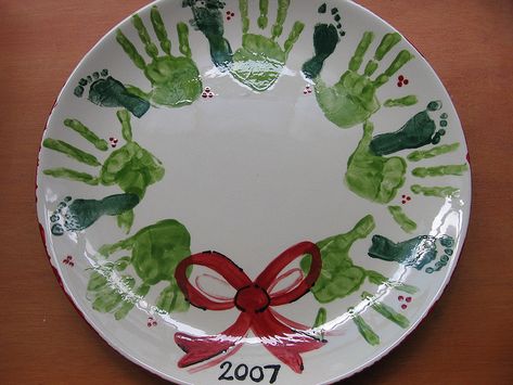 Beautiful Handprint Wreath on a plate Handprint Wreath, Groundhog Day, Christmas Ornament Crafts, Grandparent Gifts, Christmas Crafts For Kids, Baby Crafts, Winter Crafts, Diy Christmas Gifts, Christmas Cheer