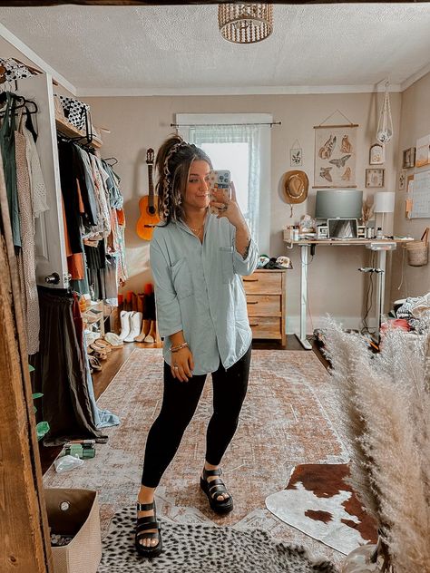 Cute Outfit Inspo Spring, Stay At Home Mom Aesthetic, Stay At Home Mom Outfits, Outfit Ideas Brunch, Style Uggs, Outfit Inspo Comfy, Outfit Ideas Easy, Casual Outfit Spring, Spring Outfit Aesthetic