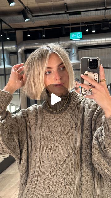 Polly Sayer on Instagram Polly Sayer, Modern Bob Haircut, Short Bob Styles, Chin Length Haircuts, Short Hairstyles Fine, Corte Bob, Beach Wave Hair, Chin Length Hair, Bob Haircut For Fine Hair