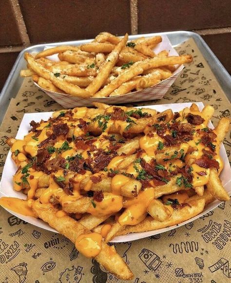 Cheese Fries, Fair Food Recipes, Food Goals, Food Obsession, French Fries, Pretty Food, Food Cravings, I Love Food, Amazing Food