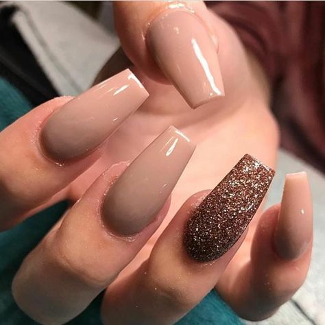 Holiday Nails Glitter, Champagne Nails, Coco Nails, Infinity Nails, Nude Nail Designs, Beauty Lounge, Brown Nails, Prom Nails, Pretty Acrylic Nails