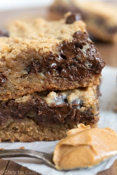 Peanut Butter Cookie Gooey Bars Gooey Bars, Crazy For Crust, Easy Peanut Butter Cookies, Peanut Butter Chocolate Chip Cookies, Chocolate Chip Cookie Bars, Peanut Butter Cookie, Butter Cookies Recipe, Peanut Butter Cookie Recipe, Easy Peanut Butter