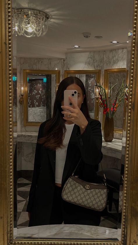 #selfietime #outfit #gucci Gucci Ophidia Mini Bag Outfit, Gucci Shoulder Bag Outfit, Gucci Ophidia Bag Outfit, Gucci Purse Outfit, Mini Bag Outfit, Gucci Bag Outfit, Black Gucci Bag, Gucci Ophidia Bag, Purse Outfit