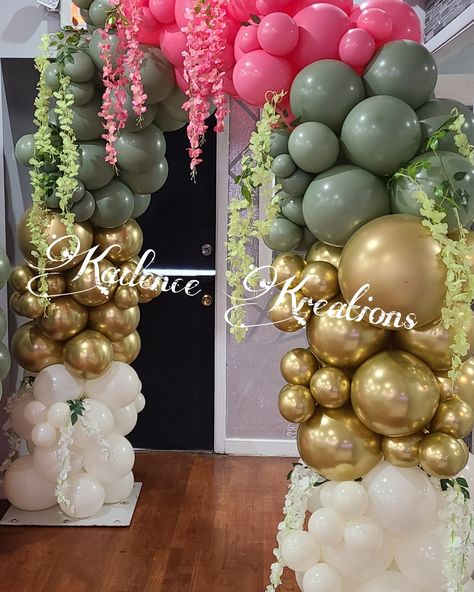 Balloon Arch With Flowers, Ballon Column, Arch With Flowers, Organic Balloon Arch, Flower Vines, Balloon Columns, Flowering Vines, Balloon Arch, Ornament Wreath