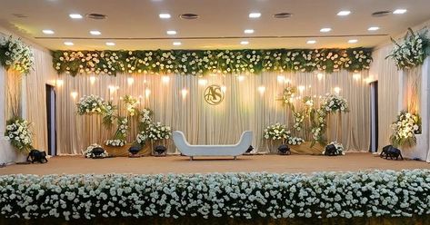 Classic Event's on Instagram: "Elegant Engagement 💍 Ceremony and Reception backdrop Exclusive events, priceless memories 😍😍 @dsclassicevent #Drapes #Decoration…" Engagement Decorations Indian Stage Simple, Engagement Decorations Indian, Marriage Hall Decoration, Graduation Stage, Indian Wedding Deco, Reception Theme, Engagement Stage, Indoor Wedding Decorations, Marriage Hall