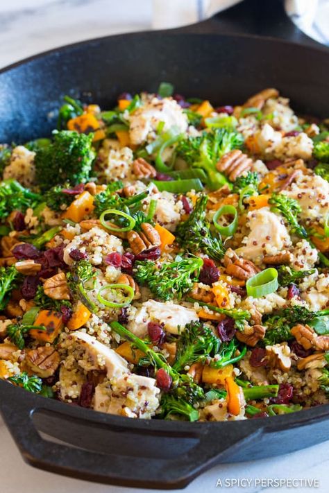 Chicken Broccoli Quinoa, Quinoa Skillet, Broccoli Recipes Healthy, Broccoli Quinoa, Clean Dinner, Chicken Casseroles, Chicken Quinoa, Healthy Casseroles, Pan Dinners