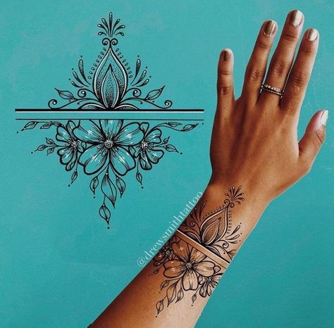 Side Wrist Tattoos, Cuff Tattoo, Cool Wrist Tattoos, Hand And Finger Tattoos, Boho Tattoos, Pretty Hand Tattoos, Ornamental Design, Muster Tattoos, Forearm Tattoo Women