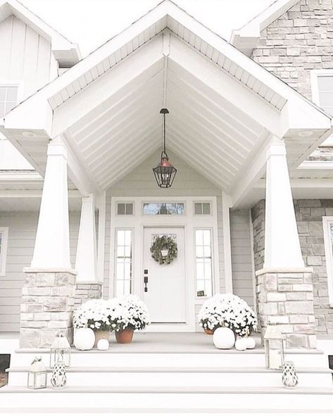 front porch neutral fall decor white mums and white pumpkins | Nina Williams blog Nina Williams, Front Porch Design, Fall Front Porch Decor, Brick Exterior House, Modern Farmhouse Exterior, Diy Outdoor Decor, Casa Exterior, Fall Front Porch, Front Entrance