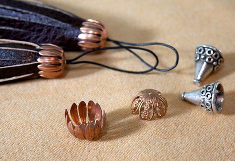 How to make Faux Leather Tassels (or any kind of tassel with a cap!) Diy Infographic, Bracelet Weaving, How To Make Leather, How To Make Tassels, Weaving Loom, Fabric Pen, Diy Tassel, Rings Necklace, Tassel Jewelry