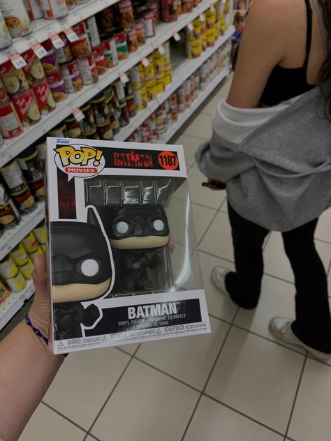 #aesthetic #funkopop #shopping #batman #cute #statue #roomdecoration Funko Pop Aesthetic, Batman Merch, Batman Cute, Cute Statue, Batman Things, Batman Aesthetic, Dc Aesthetic, Funko Pop Batman, Pop Batman